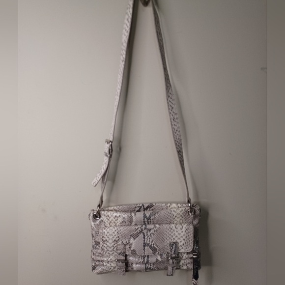 COPY - RARE- COLE HAAN SNAKESKIN CROSSBODY BAG I’ve added a unbranded dust bag. - Picture 2 of 13